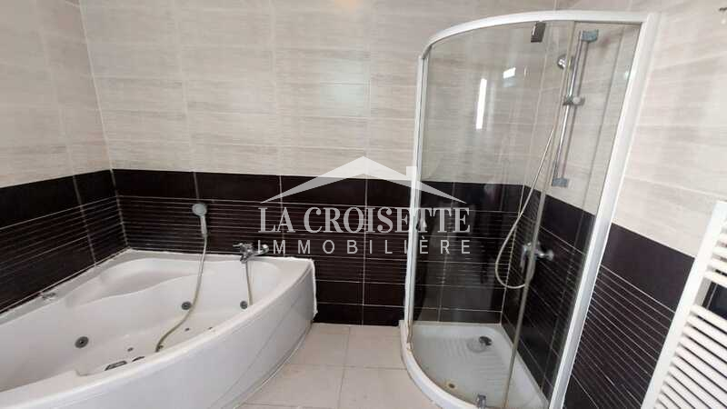 Villa S+4 avec piscine à La Marsa